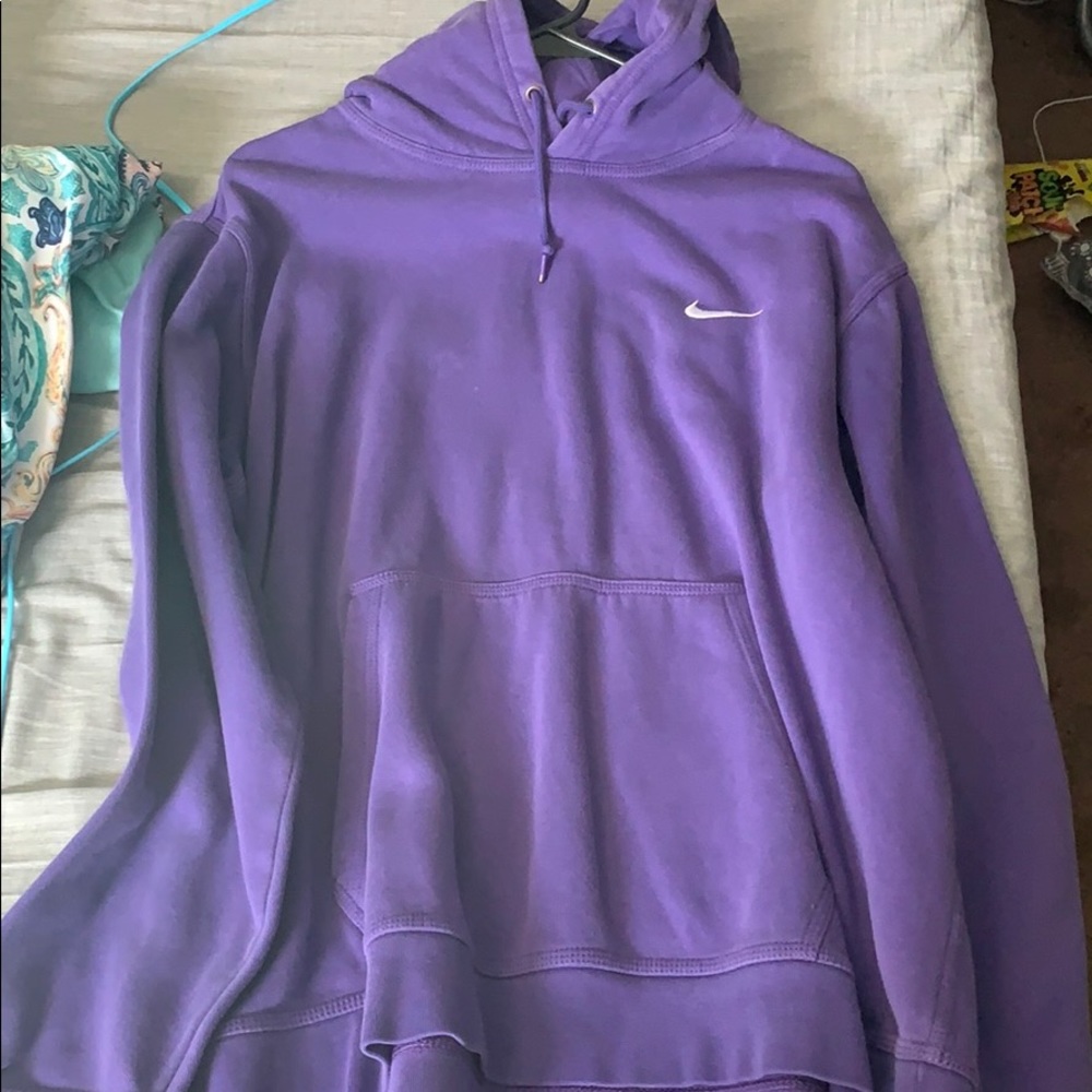 purple nike sweatshirt
